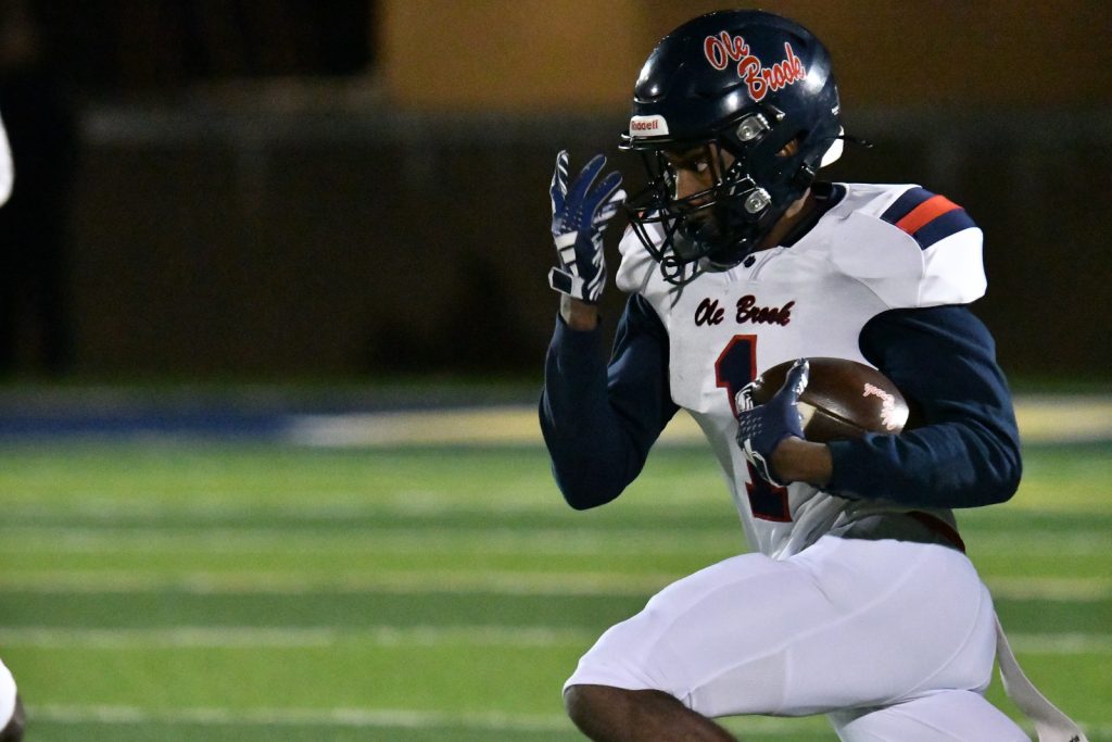 WR Timmothy Smith makes a play for Brookhaven