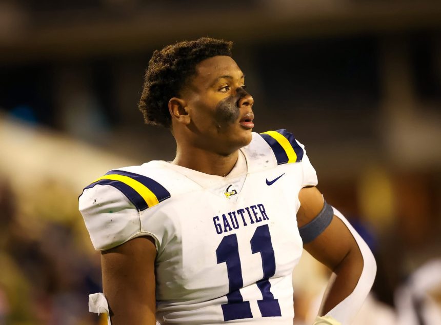 Gautier Gators senior linebacker Fredrick Nicholson